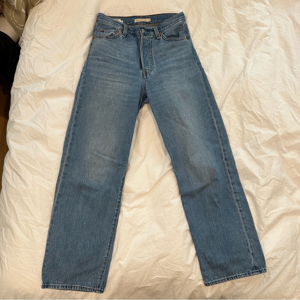Levi’s Ribcage Straight Ankle Jeans